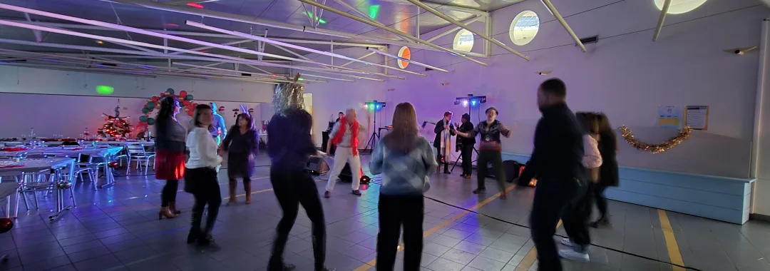 Arbre de Noël des adultes 2025 : une parenthèse conviviale au STAC